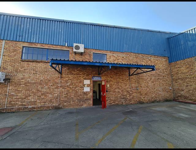 5,500M² WAREHOUSE TO LET IN WADEVILLE